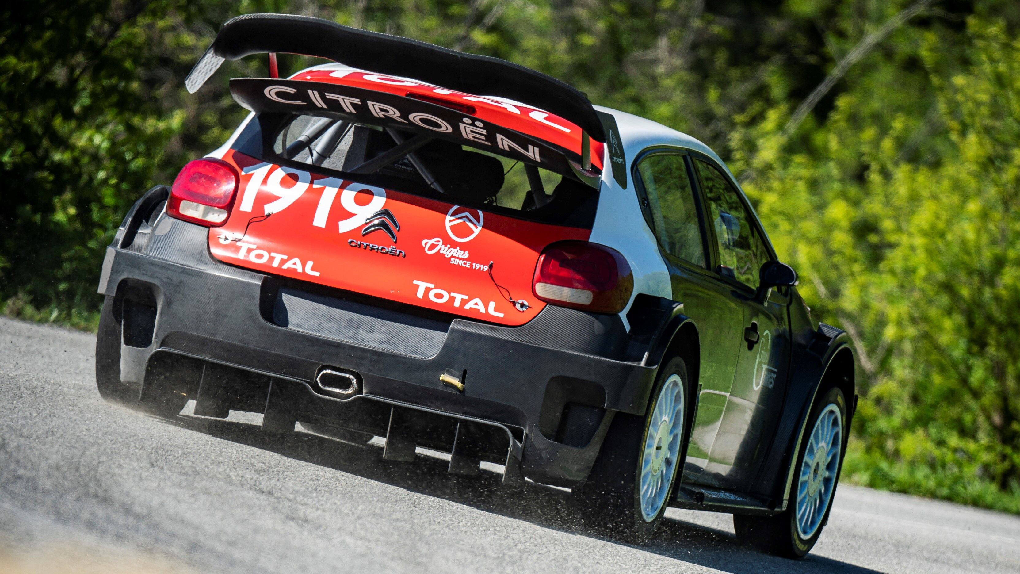 The right way to enjoy a Citroën C3 WRC – DirtFish