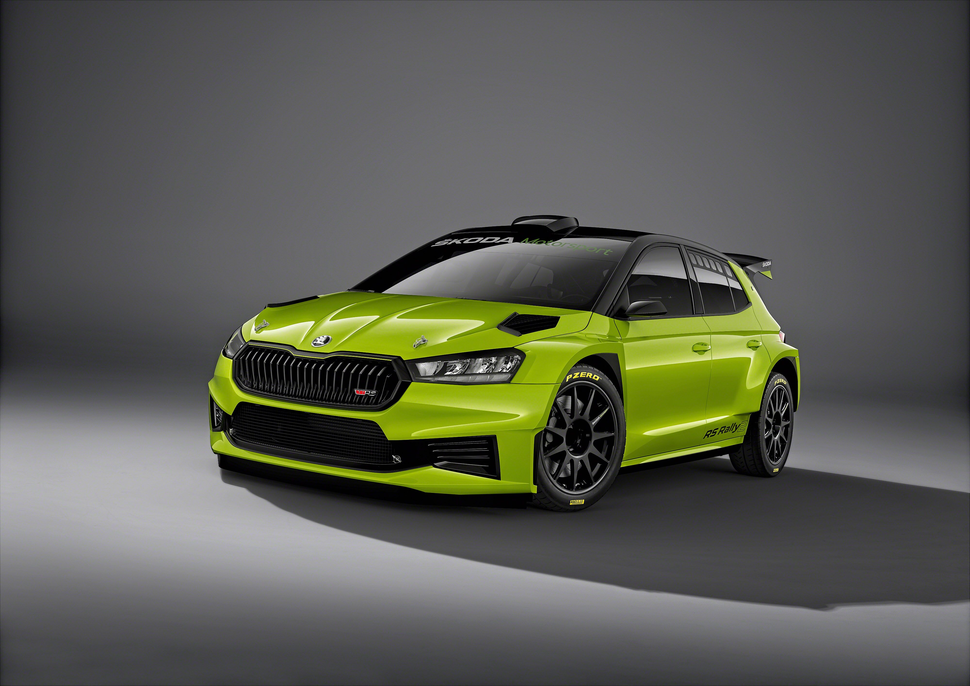04_FabiaRS_Rally2_STUDIO 34FRONT_L