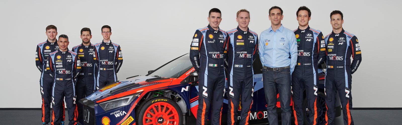 Cyril Abiteboul and Hyundai Motorsport crews
