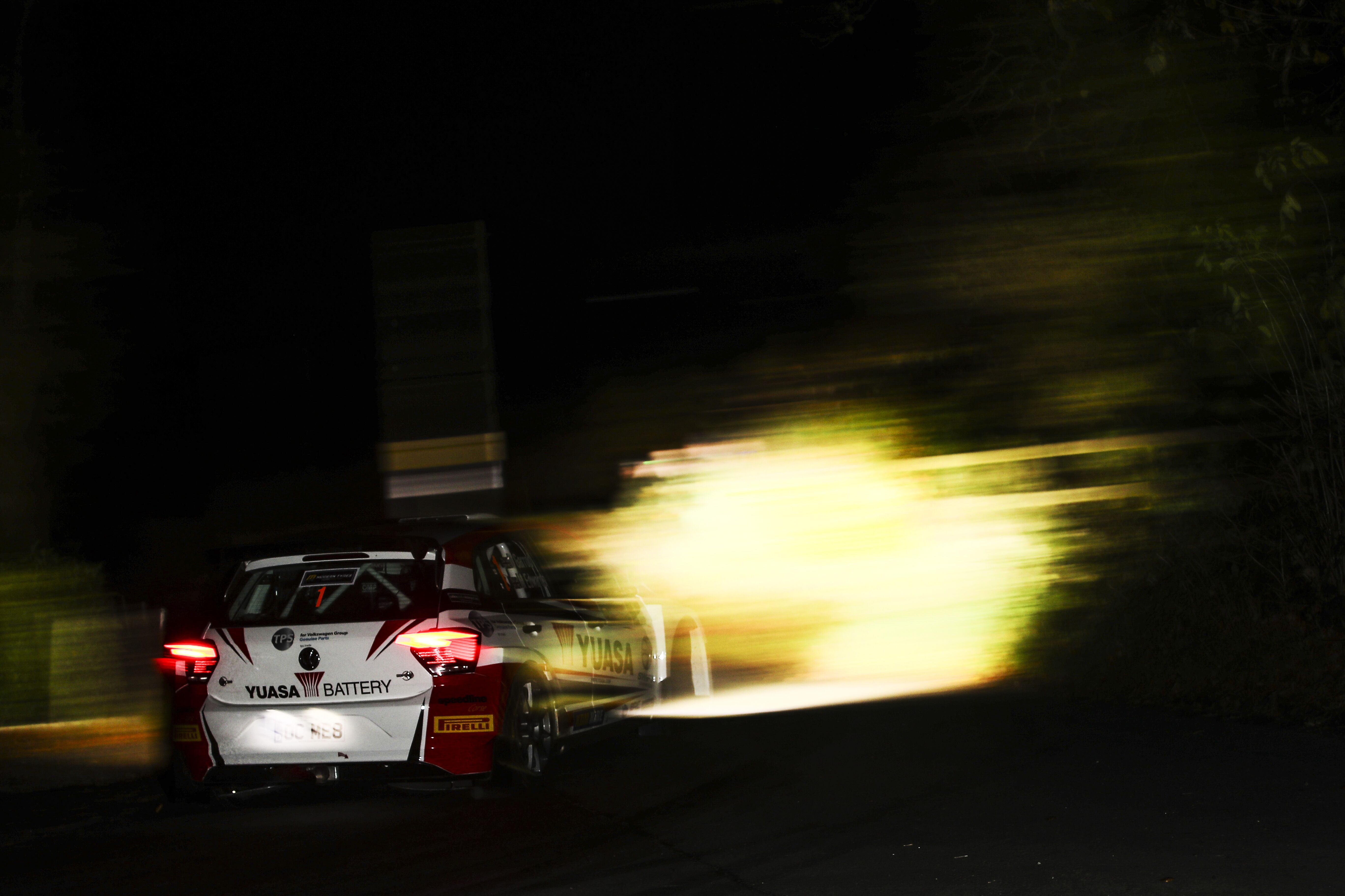 1 Matt Edwards / Darren Garrod – VW Polo