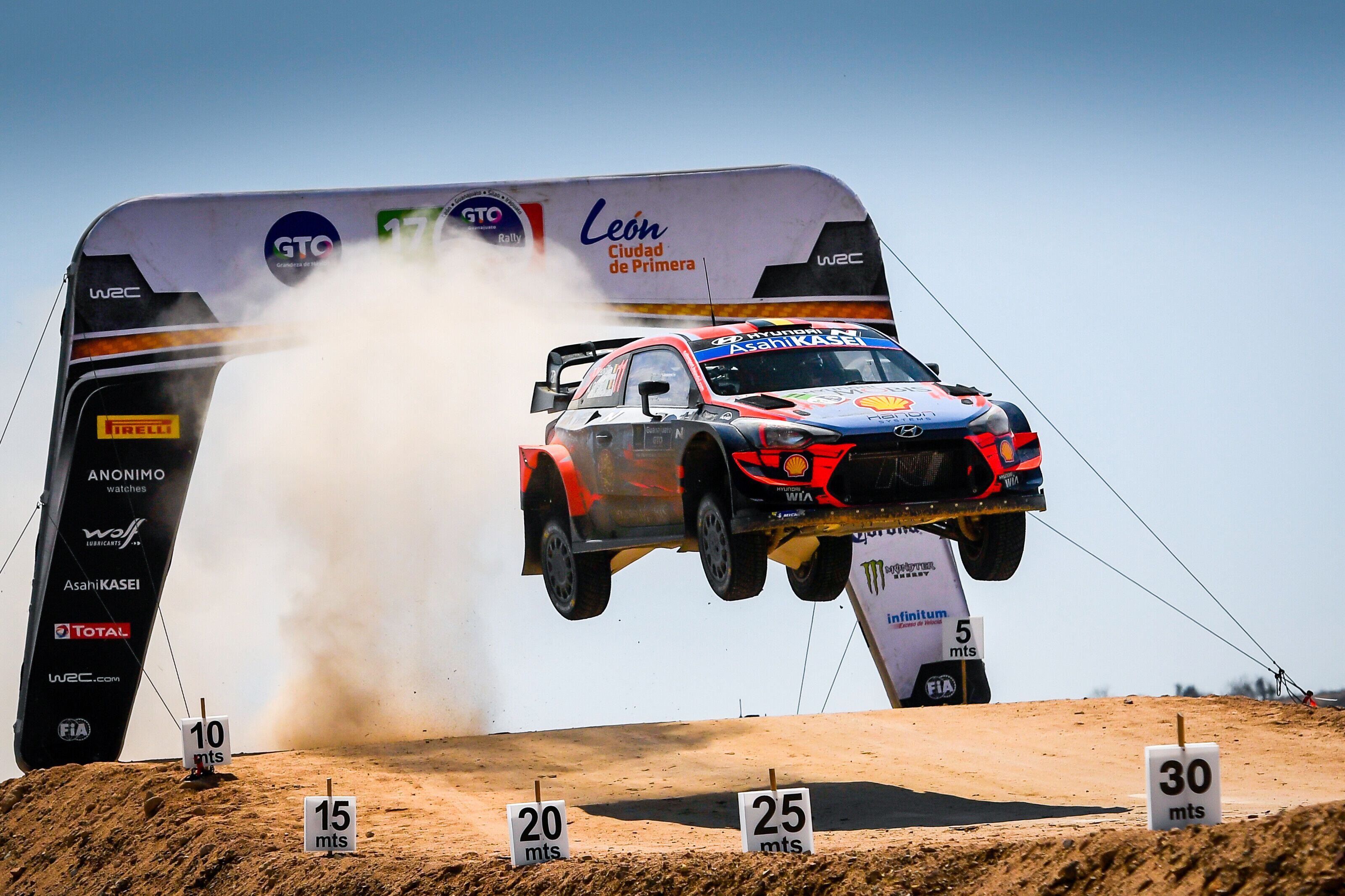 Neuville Hyundai Mexico WRC