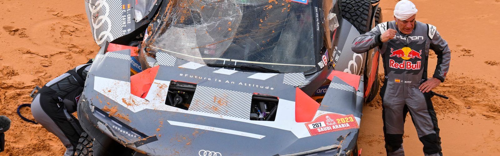 Carlos Sainz and Lucas Cruz